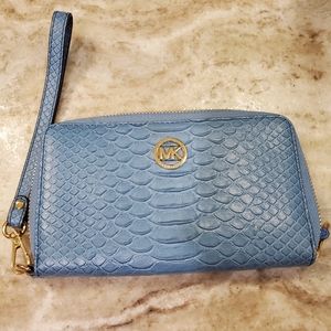 Michael kors clutch